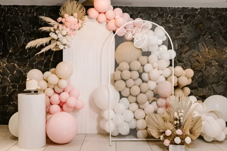 Read more about the article Balloon Garlands: The Must-Have Decoration for Mumbai’s Special Occasions